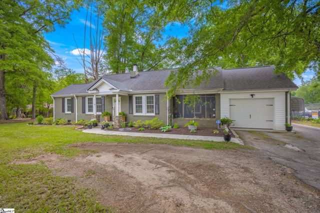 698 Pumpkintown Highway, Pickens, SC 29671