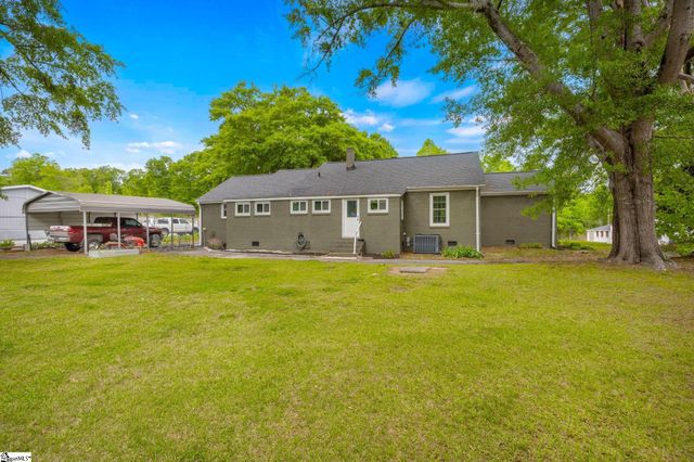 698 Pumpkintown Highway, Pickens, SC 29671