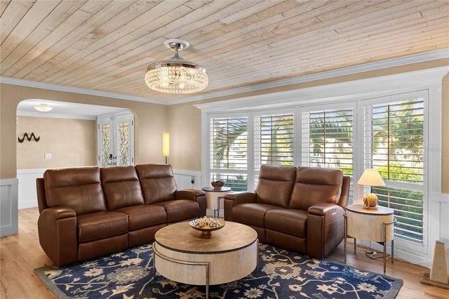 1896 SAILFISH ROAD S, St Petersburg, FL 33707