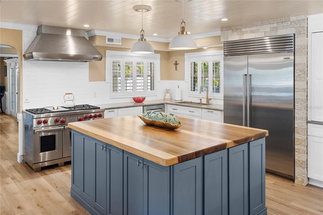 1896 SAILFISH ROAD S, St Petersburg, FL 33707