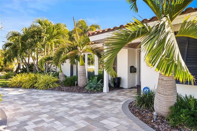 1896 SAILFISH ROAD S, St Petersburg, FL 33707