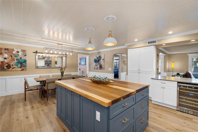 1896 SAILFISH ROAD S, St Petersburg, FL 33707