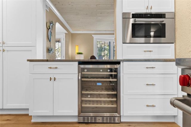 1896 SAILFISH ROAD S, St Petersburg, FL 33707