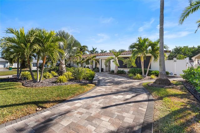 1896 SAILFISH ROAD S, St Petersburg, FL 33707