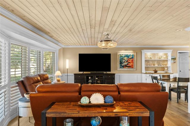 1896 SAILFISH ROAD S, St Petersburg, FL 33707