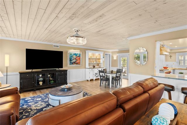 1896 SAILFISH ROAD S, St Petersburg, FL 33707