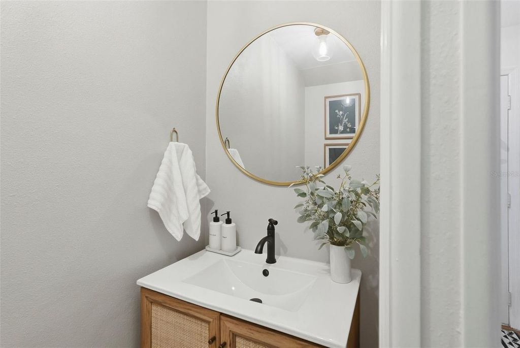 Image 11 of property listing at 606 S GLEN AVENUE 11, Tampa, FL 33609