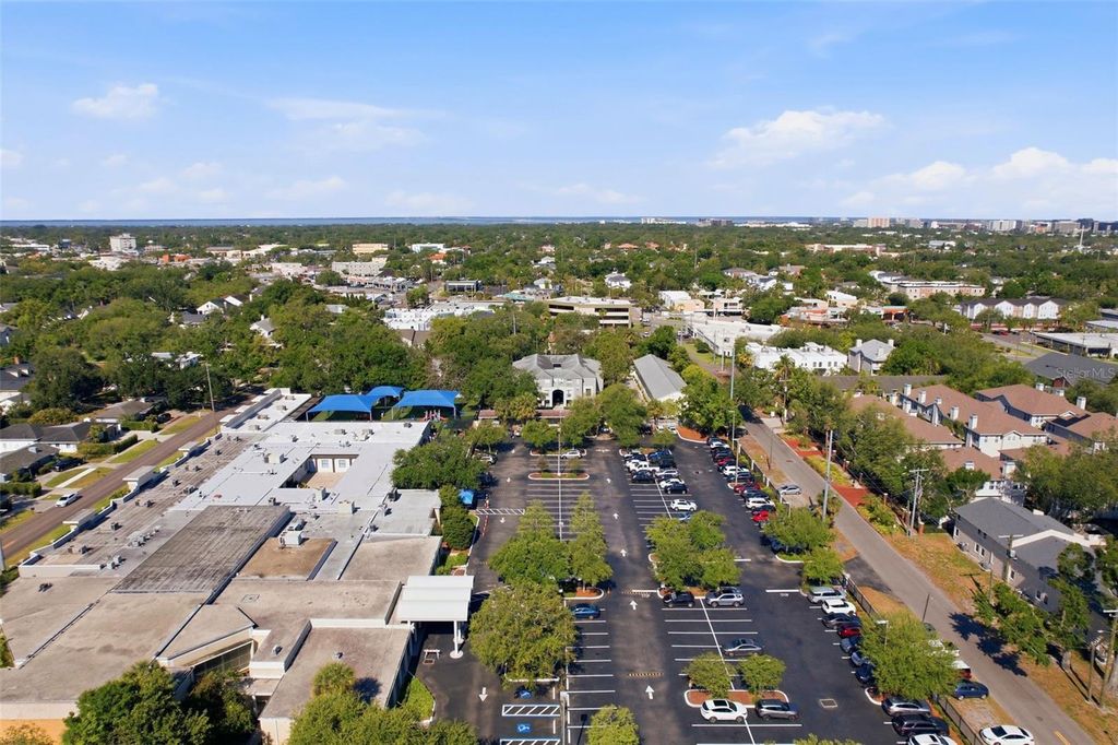 Image 33 of property listing at 606 S GLEN AVENUE 11, Tampa, FL 33609