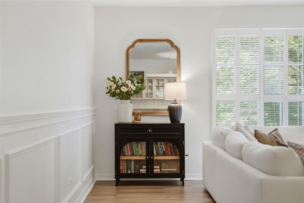 Image 5 of property listing at 606 S GLEN AVENUE 11, Tampa, FL 33609