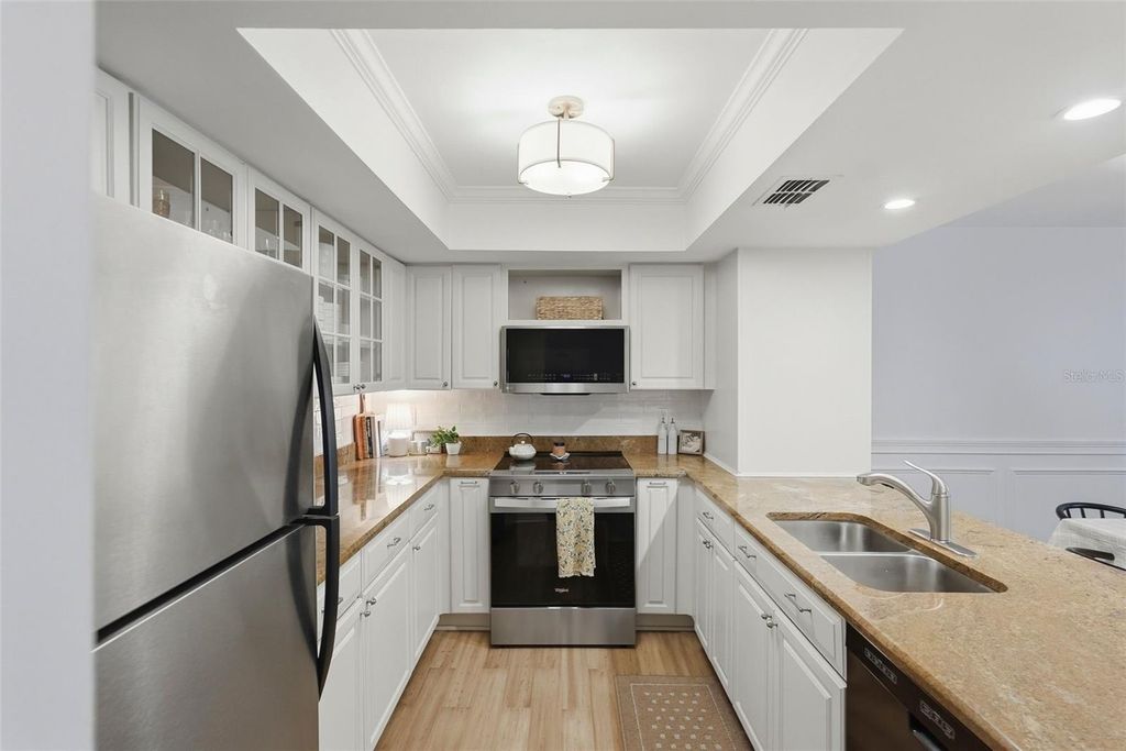 Image 6 of property listing at 606 S GLEN AVENUE 11, Tampa, FL 33609