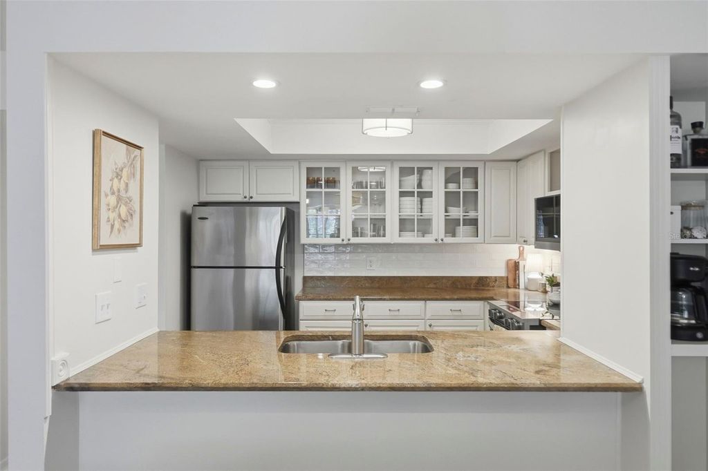 Image 7 of property listing at 606 S GLEN AVENUE 11, Tampa, FL 33609