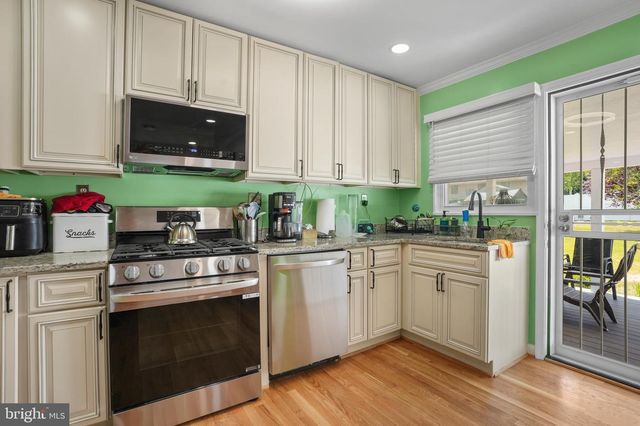 6911 LANSDALE ST, District Heights, MD 20747