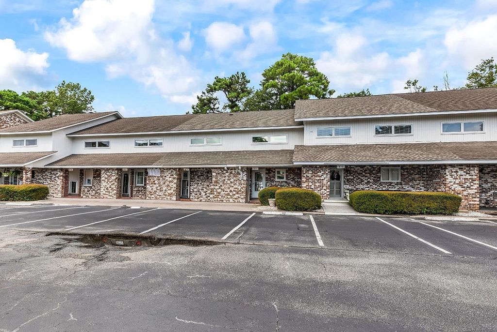 1840 Fairway Ridge Dr Apt 8D, Myrtle Beach, SC 29575