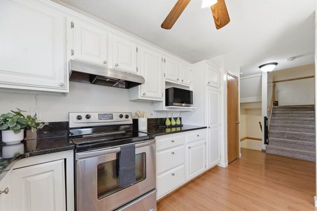 6643 E Saint James Pl, Bel Aire, KS 67226