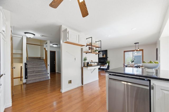 6643 E Saint James Pl, Bel Aire, KS 67226