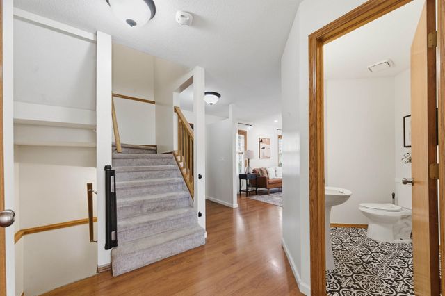 6643 E Saint James Pl, Bel Aire, KS 67226