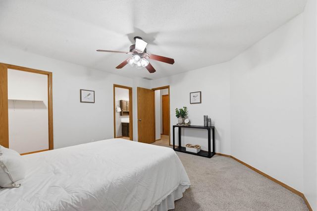 6643 E Saint James Pl, Bel Aire, KS 67226