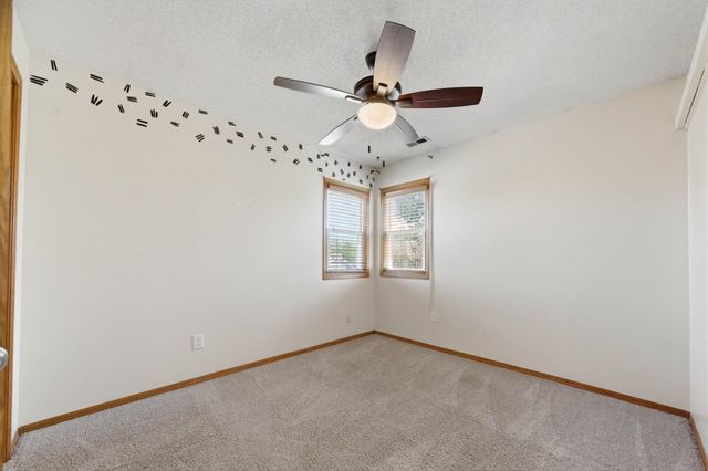 6643 E Saint James Pl, Bel Aire, KS 67226