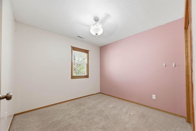 6643 E Saint James Pl, Bel Aire, KS 67226