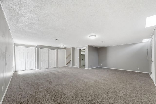 6643 E Saint James Pl, Bel Aire, KS 67226