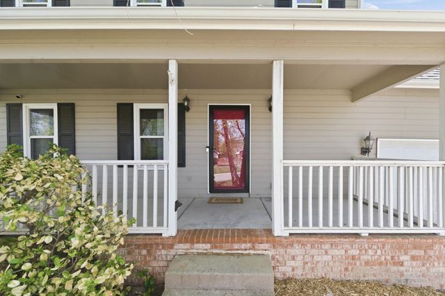 6643 E Saint James Pl, Bel Aire, KS 67226