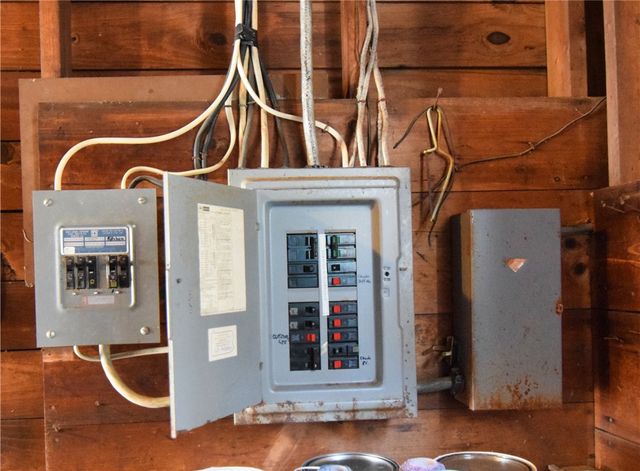 203 Big Oaks Dr, City Of Franklin, PA 16323