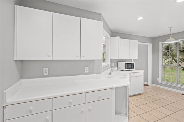 111 Greenpointe Way, Carrollton, GA 30117