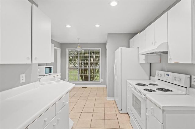 111 Greenpointe Way, Carrollton, GA 30117