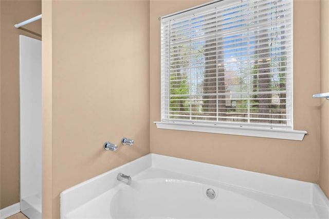 111 Greenpointe Way, Carrollton, GA 30117