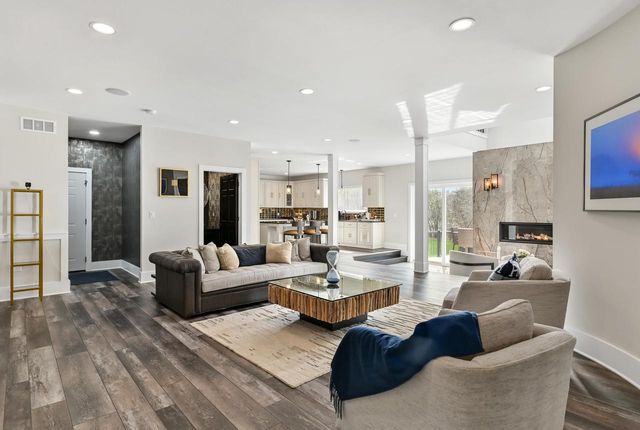 8825 N Spruce ROAD, River Hills, WI 53217