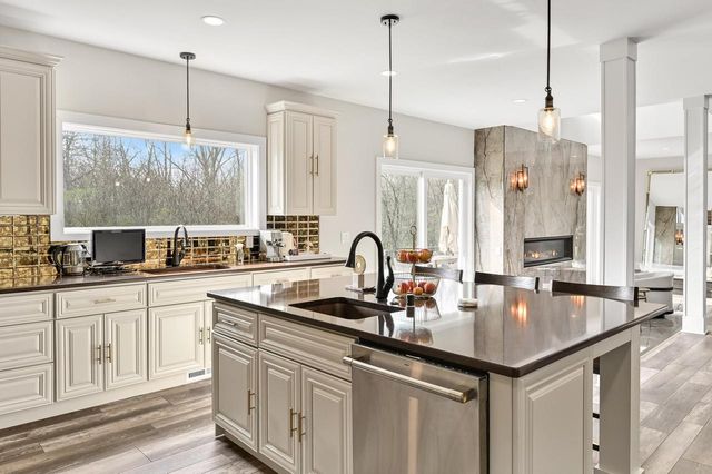 8825 N Spruce ROAD, River Hills, WI 53217