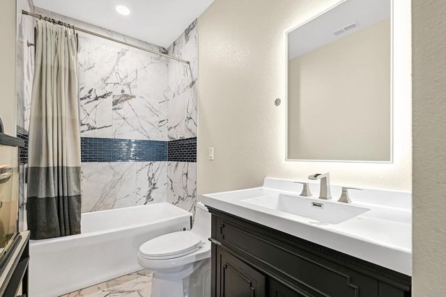 8825 N Spruce ROAD, River Hills, WI 53217