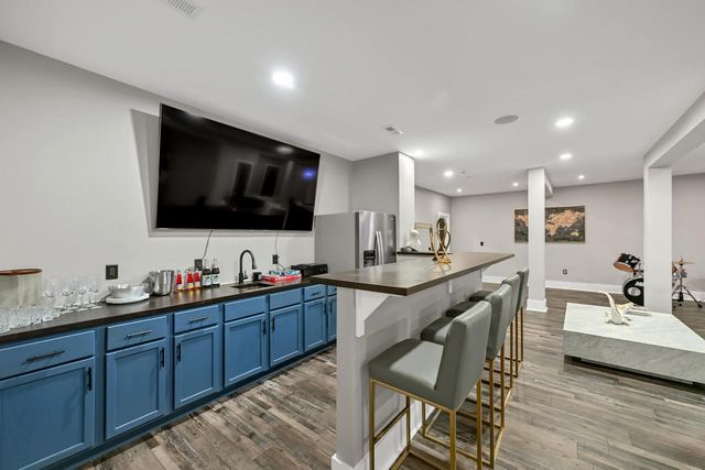 8825 N Spruce ROAD, River Hills, WI 53217