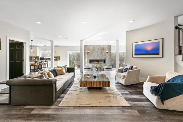 8825 N Spruce ROAD, River Hills, WI 53217