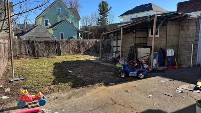 20 Annis St, Methuen, MA 01844