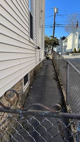 20 Annis St, Methuen, MA 01844