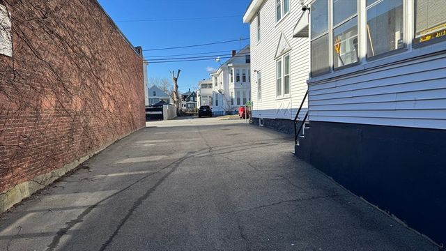 20 Annis St, Methuen, MA 01844