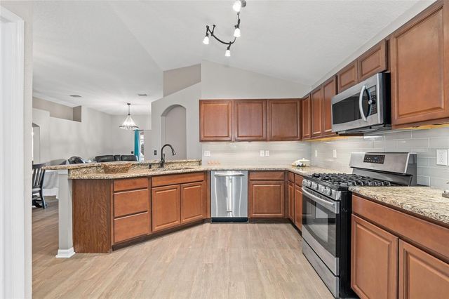 6006 CHELLAS COURT, Lutz, FL 33558