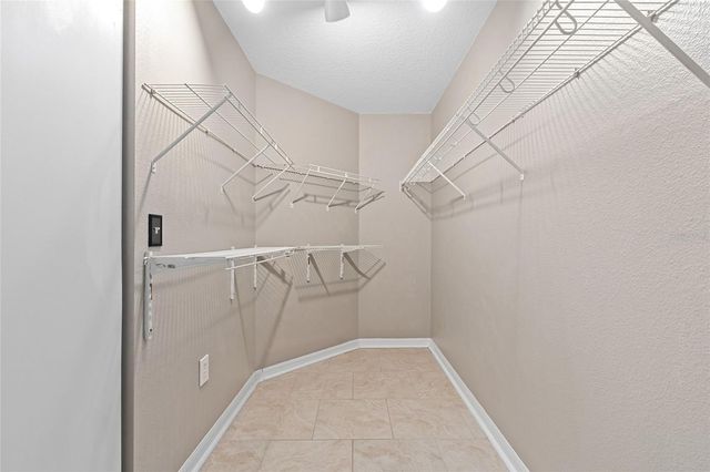 6006 CHELLAS COURT, Lutz, FL 33558