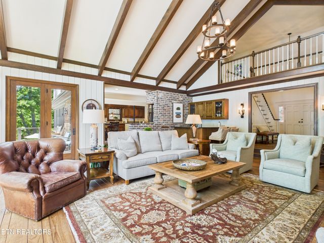 902 Twin Cove Circle, Lenoir City, TN 37772