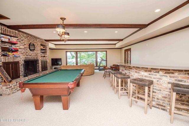 902 Twin Cove Circle, Lenoir City, TN 37772