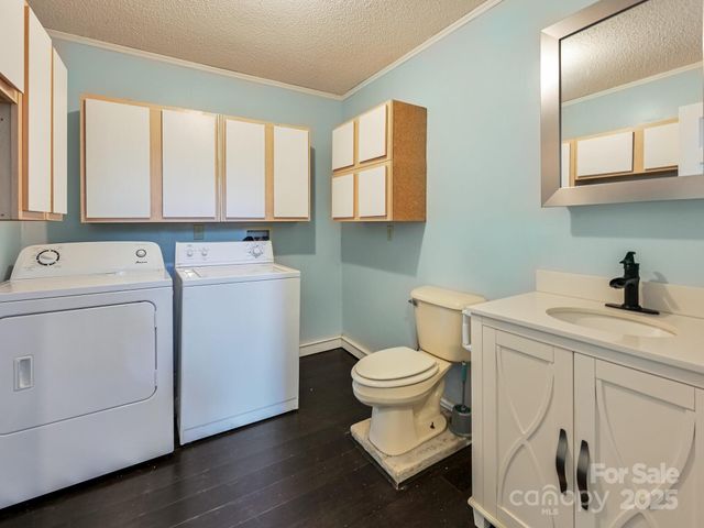 14 Spring Lake Drive, Fletcher, NC 28732