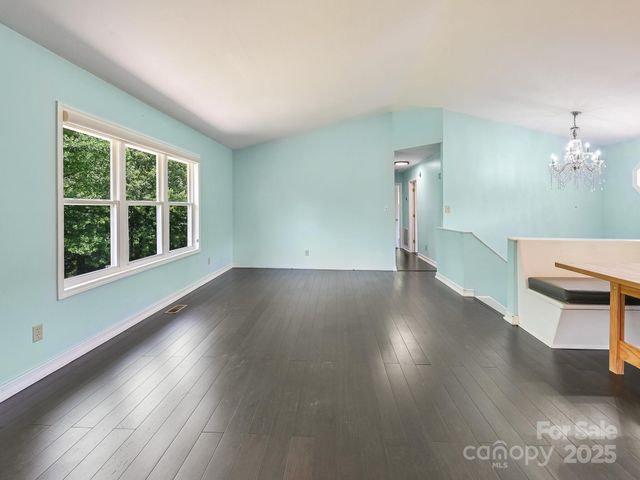 14 Spring Lake Drive, Fletcher, NC 28732