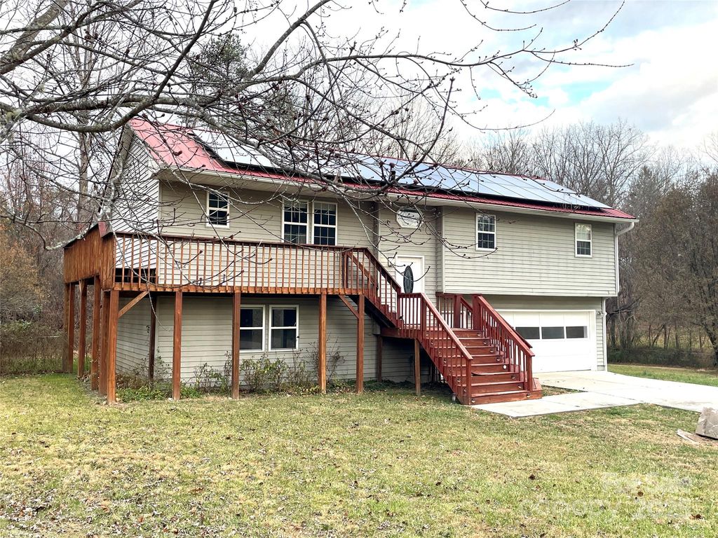 14 Spring Lake Drive, Fletcher, NC 28732