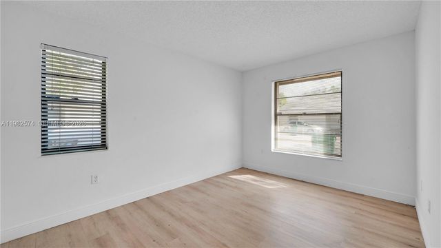 10583 La Placida Dr, Coral Springs, FL 33065