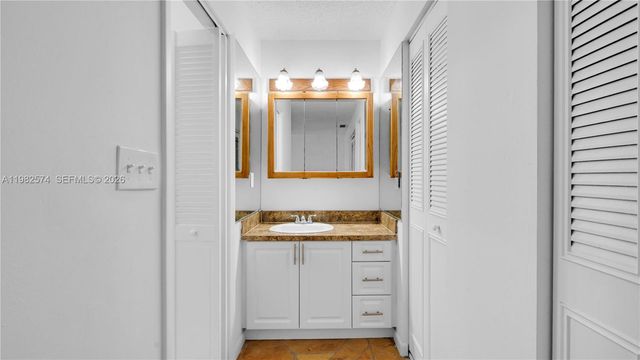 10583 La Placida Dr, Coral Springs, FL 33065