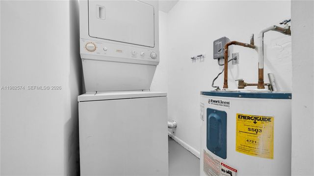 10583 La Placida Dr, Coral Springs, FL 33065