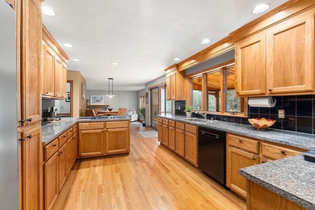 56 School St, Dunstable, MA 01827