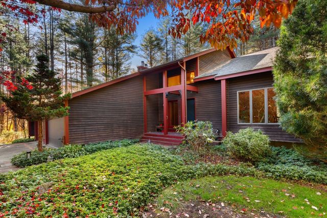 56 School St, Dunstable, MA 01827