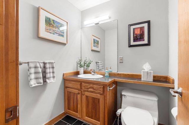 56 School St, Dunstable, MA 01827